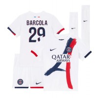 Billiga Paris Saint-Germain Bradley Barcola #29 Barnkläder Borta fotbollskläder till baby 2024-25 Kortärmad (+ Korta byxor)